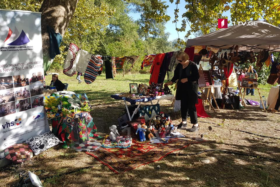 В парке культуры и отдыха Рустави проходит этнофестиваль (фото)