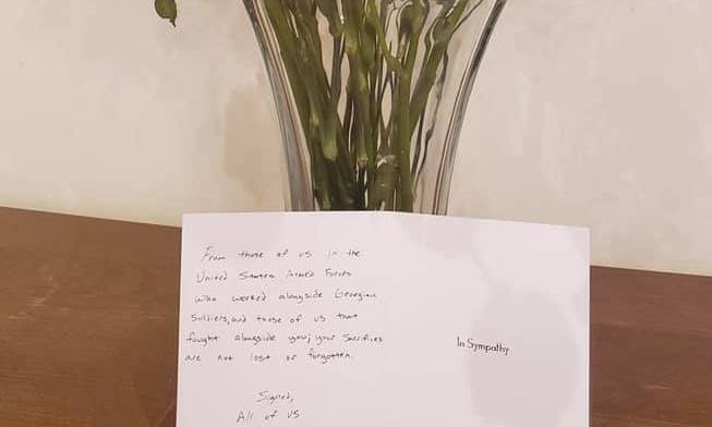 Посольство Грузии в США получило от неизвестного письмо и цветы в честь памяти погибшего в Афганистане грузинского солдата Васила Кулджанишвили