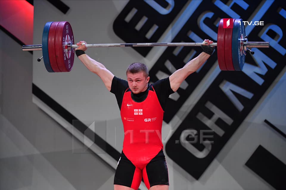Антон Плесной стал чемпионом мира по тяжелой атлетике