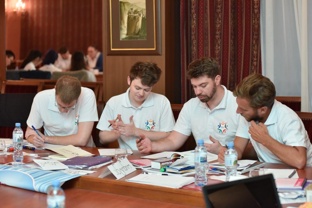 40 преподавателей-волонтеров будут распределены в восьми регионах Грузии