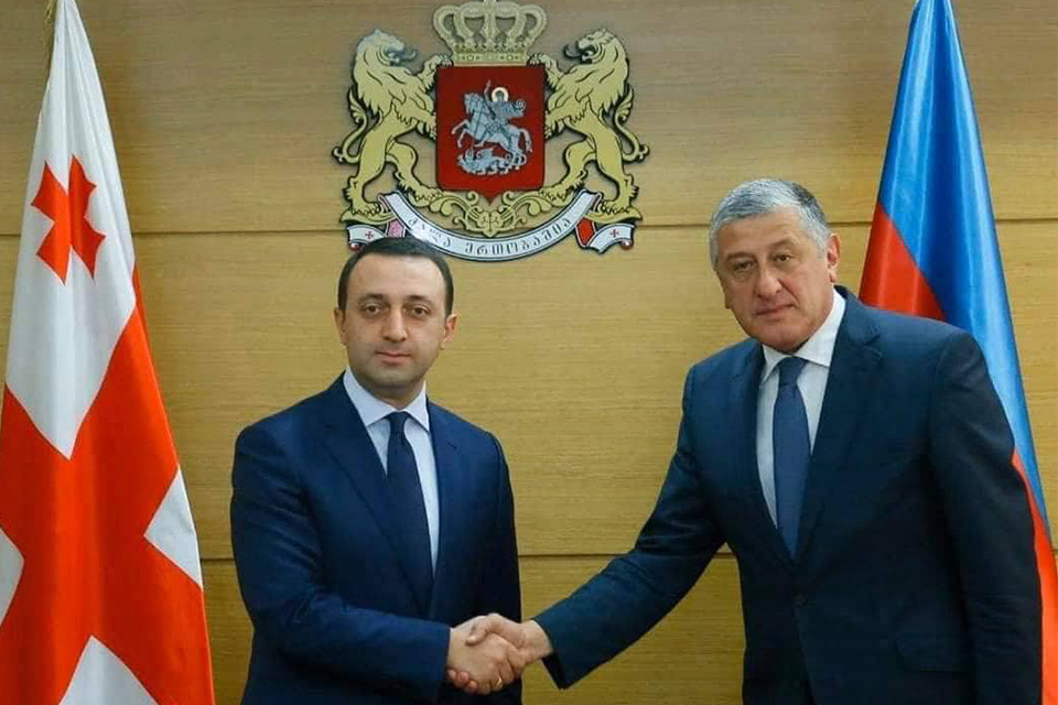 Georgian Defense Minister hosts Azerbaijani Ambassador