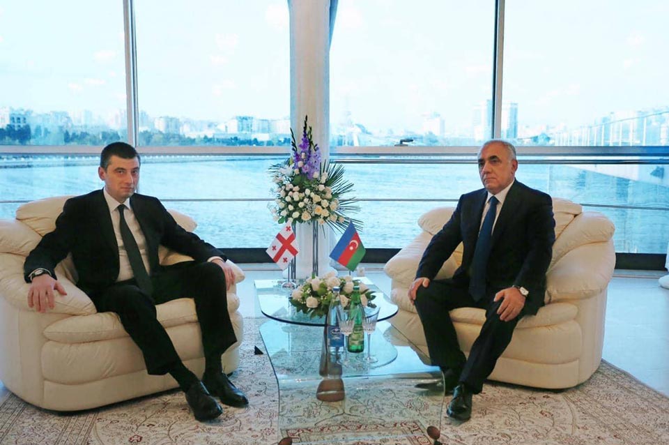 Գիորգի Գախարիան հանդիպել է Ադրբեջանի միլի մեջլիսի նախագահի և նորանշանակ վարչապետի հետ