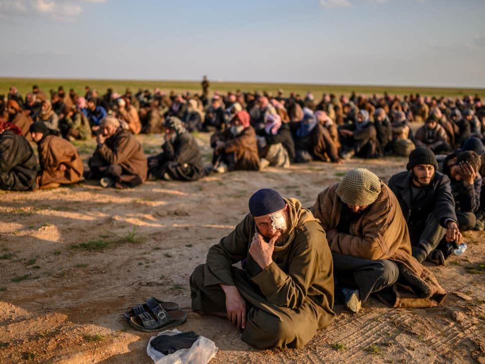Сирийские курды заявляют, что охрана тюрем, в которых содержатся бойцы Исламского государства, больше не является приоритетом