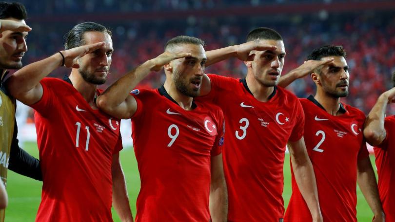 Сборной Турции угрожают санкции от УЕФА