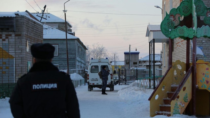 Rusiyada bıçaqla silahlanmış kişi altı yaşlı uşağı qətlə yetirdi