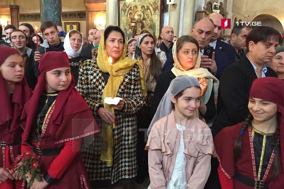 Саломе Зурабишвили присутствует на воскресной службе в соборе Святой Троицы