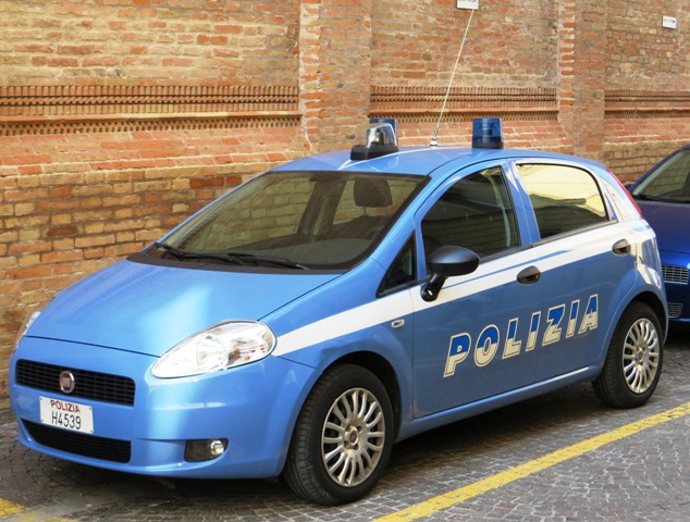 A woman, who drove a car without a license for 50 years, detained in Italy