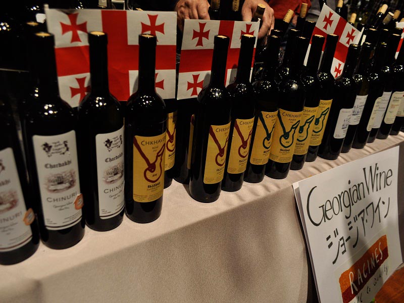 Georgian wine exports rise, incomes fell