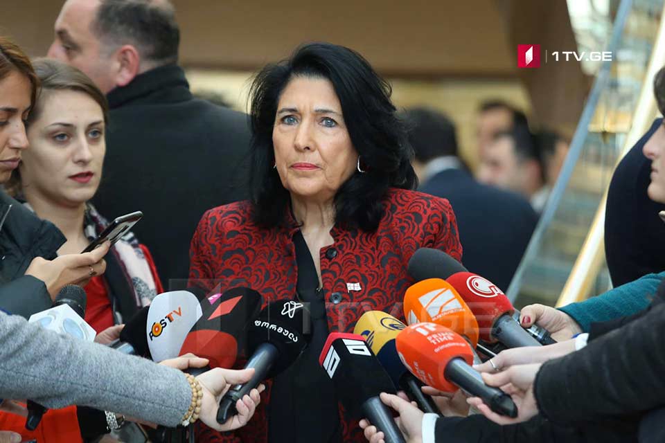 Саломе Зурабишвили - Я буду продолжать ходить пешком и буду со своим народом везде и всегда, когда это необходимо