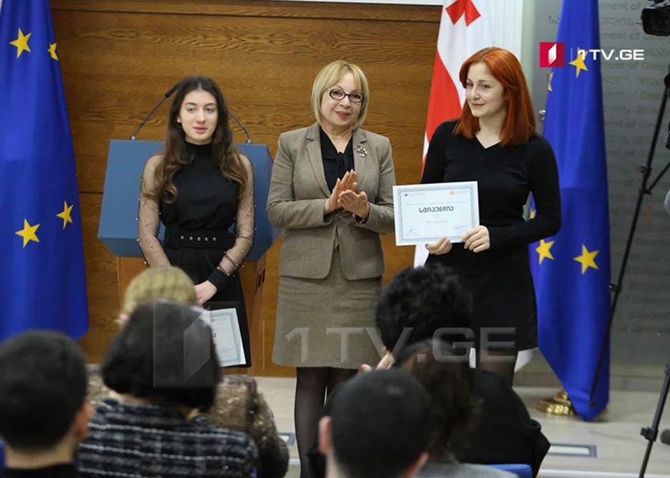Successful students from Georgia’s occupied territories awarded scholarships
