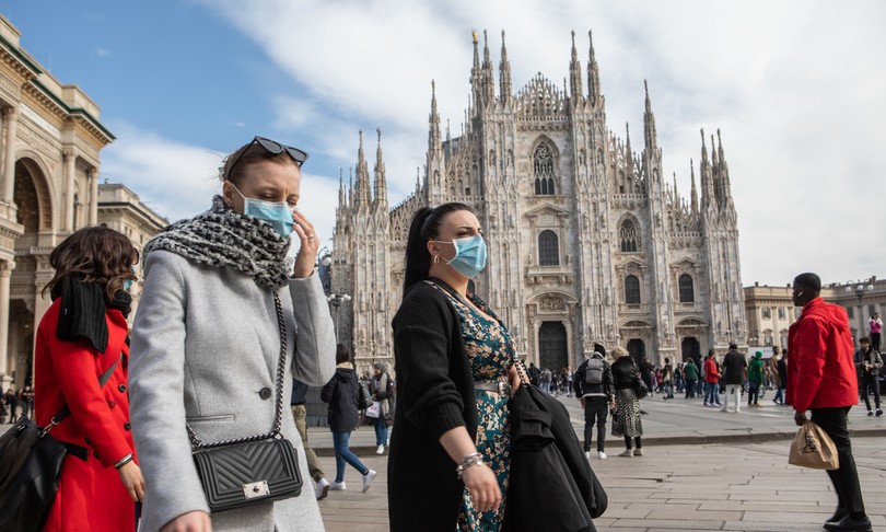 İtalya mediası - internetdə bir tibbi maska 70 avro dəyərindədir