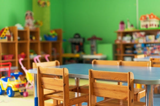 Повышаются зарплаты сотрудников тбилисских детских садов