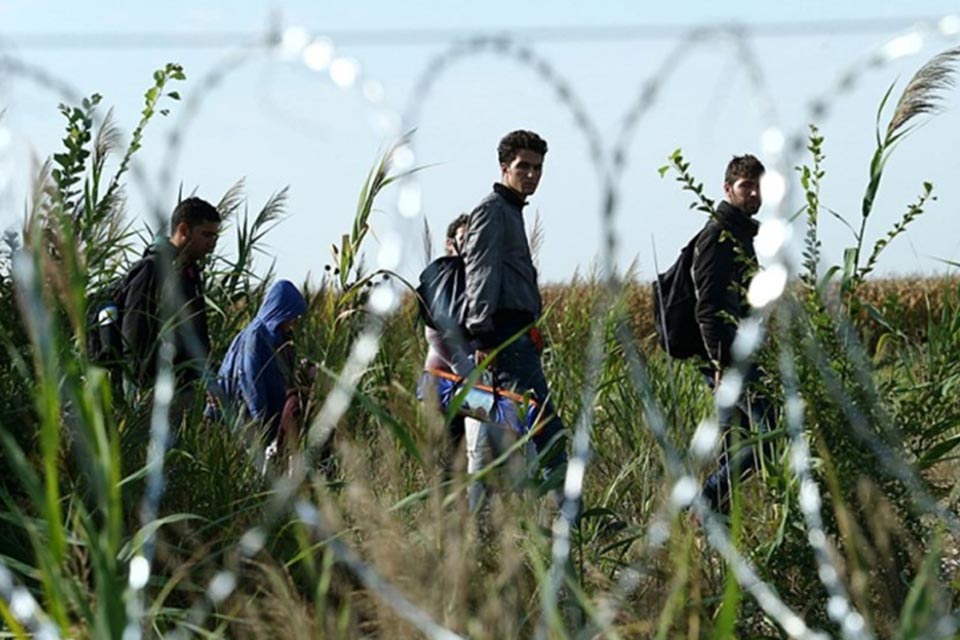 Греция усилила дополнительные меры безопасности на границе с Турцией из-за потока беженцев