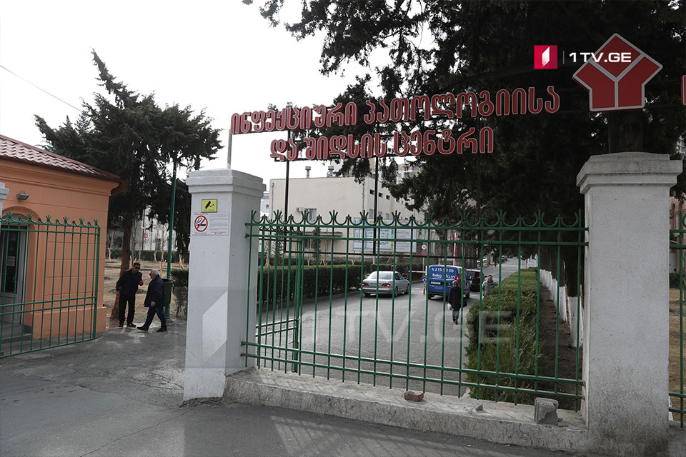 Gürcüstanda ilk müalicə olunmuş pasient İnfeksiya Xəstəxanasını tərk etdi