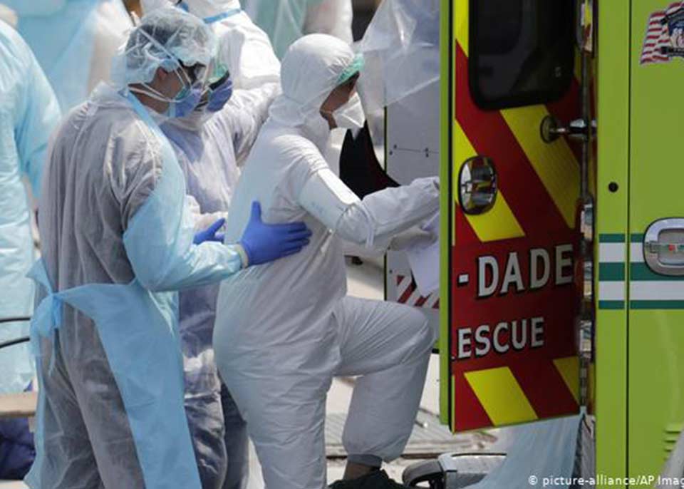 За сутки в Испании от коронавируса умерли 809 человек