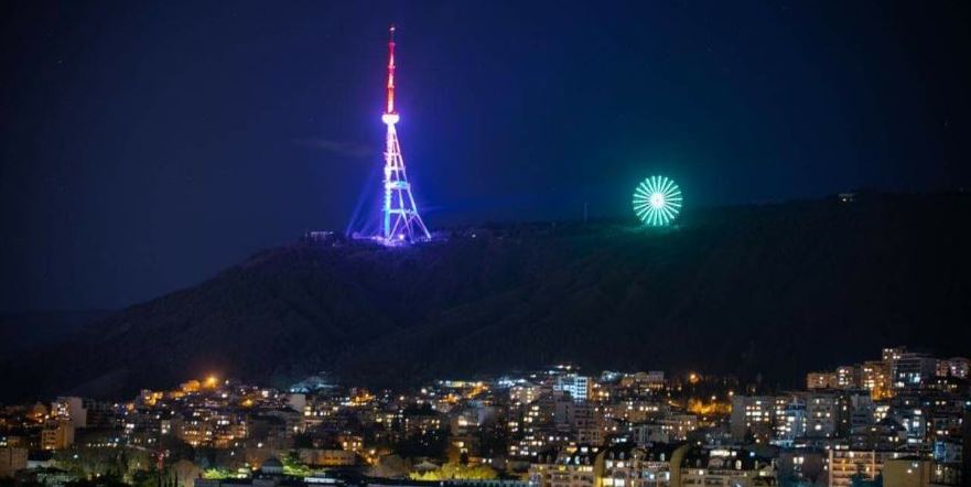 Թբիլիսիի հեռուստատեսային աշտարակը լուսավորվել է Մեծ Բրիտանիայի դրոշի գույներով