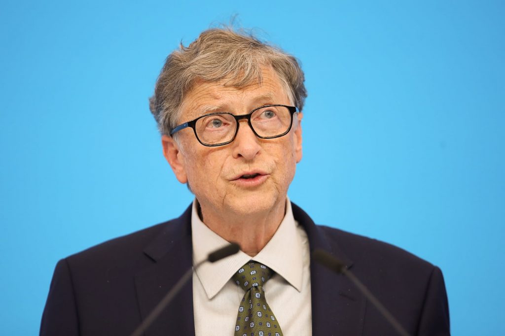 Билл Гейтс - Опасно прекращать финансирование ВОЗ во время кризиса мирового здравоохранения