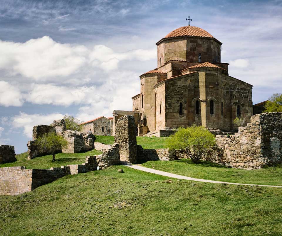 Посольство США в Грузии - Проект сохранения монастыря Джвари вышел во второй раунд конкурса посла по сохранению культурного наследия