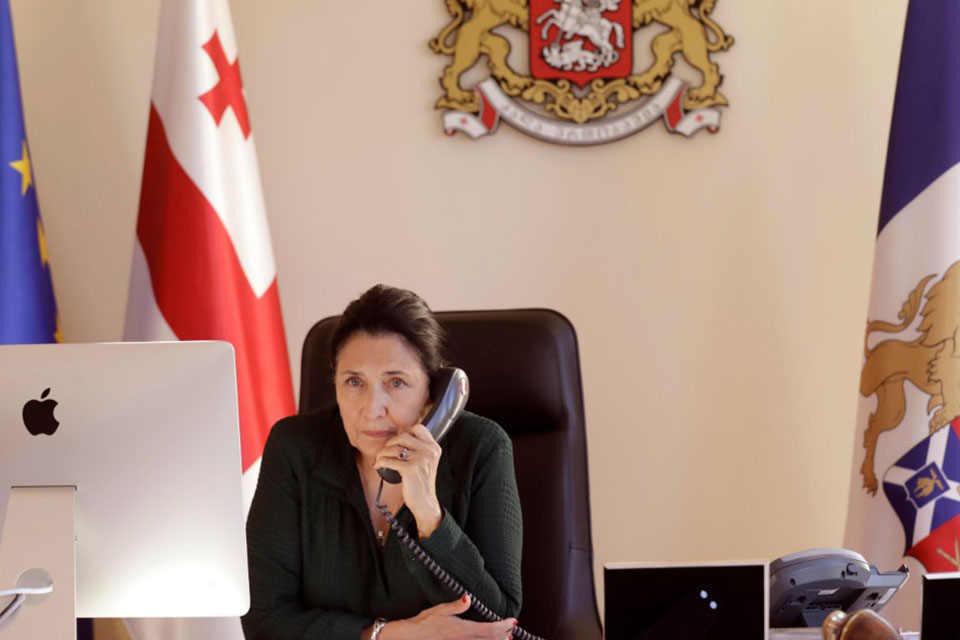 Salome Zurabişvili İtaliya Respublikası prezidenti ilə telefonla söhbət etdi