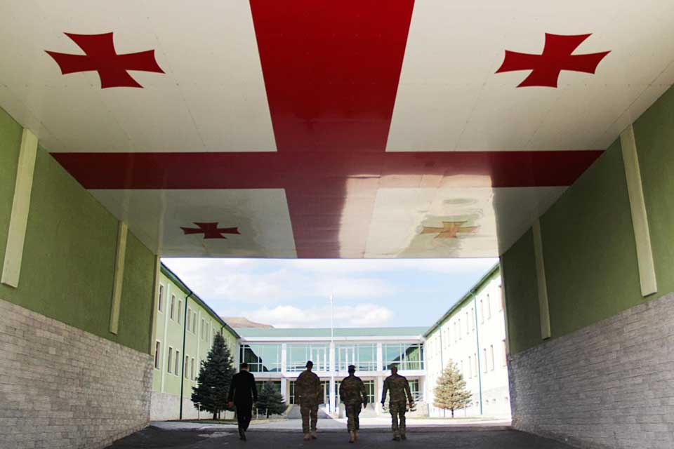 ԱՄՆ-ի դեսպանատուն - Ողջունում ենք Վրաստանի Պաշտպանության ուժերի յուրաքանչյուր անդամին և շնորհակալություն հայտնում նվիրվածության համար