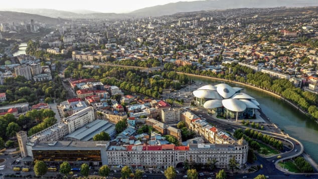 CNN - Грузия, власти которой движимы желанием возродить туристический сектор, откроется для иностранных гостей с 1 июля