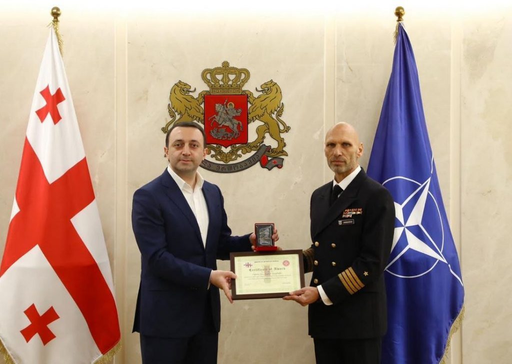 Ираклий Гарибашвили наградил лидера основной группы существенного пакета НАТО-Грузия