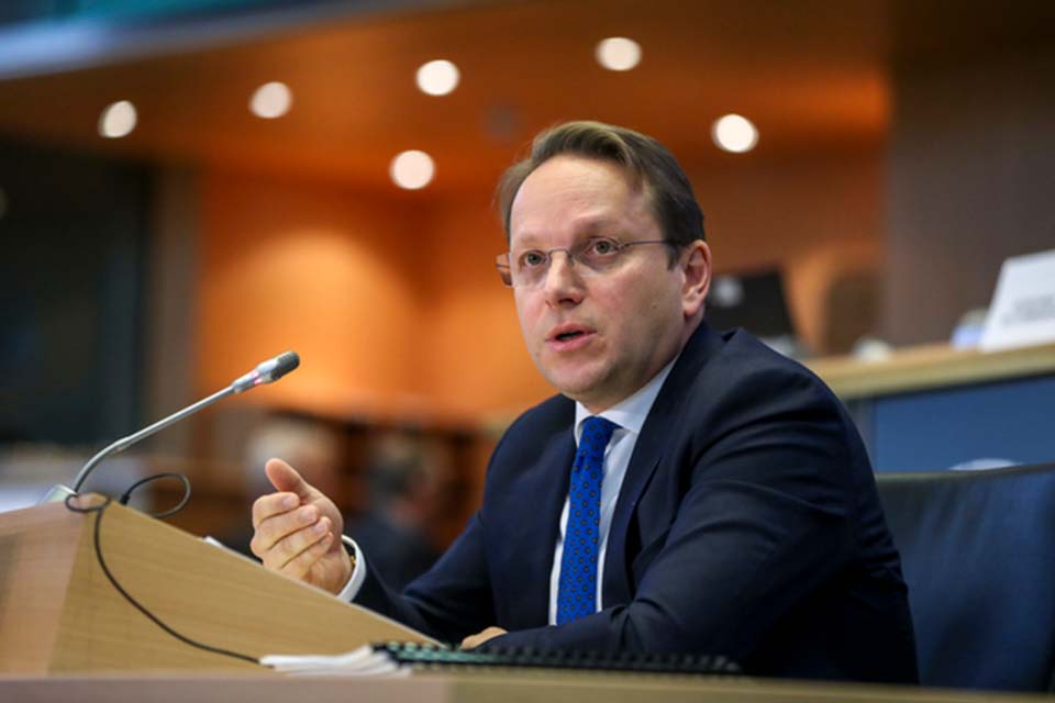 Еврокомиссар Оливер Вархели - ЕС поддерживает грузинский народ и оказывает помощь по многим направлениям