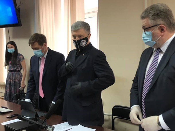 Суд перенес выбор меры пресечения Петру Порошенко на 1 июля