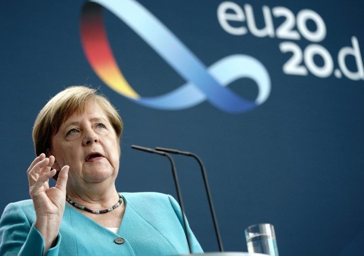 Angela Merkel - hərgünlük olaraq görürük ki, virus heç yerə yoxa çıxmayıb