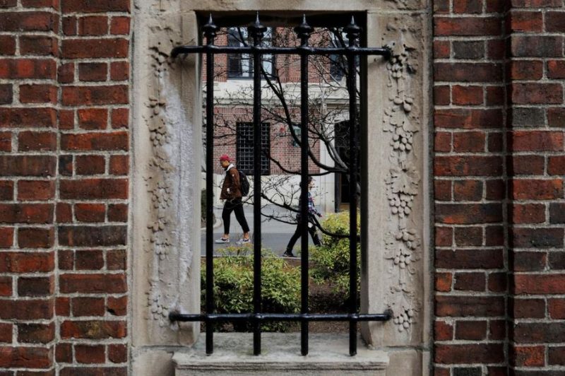Reuters - Иностранные студенты, находящиеся в Соединенных Штатах, чьи университеты перейдут на дистанционное обучение, будут вынуждены покинуть страну