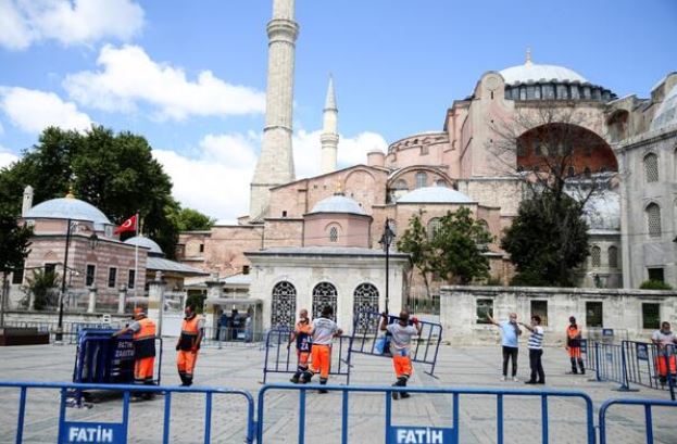 Высший административный суд Турции отменил решение об объявлении собора Святой Софии музеем