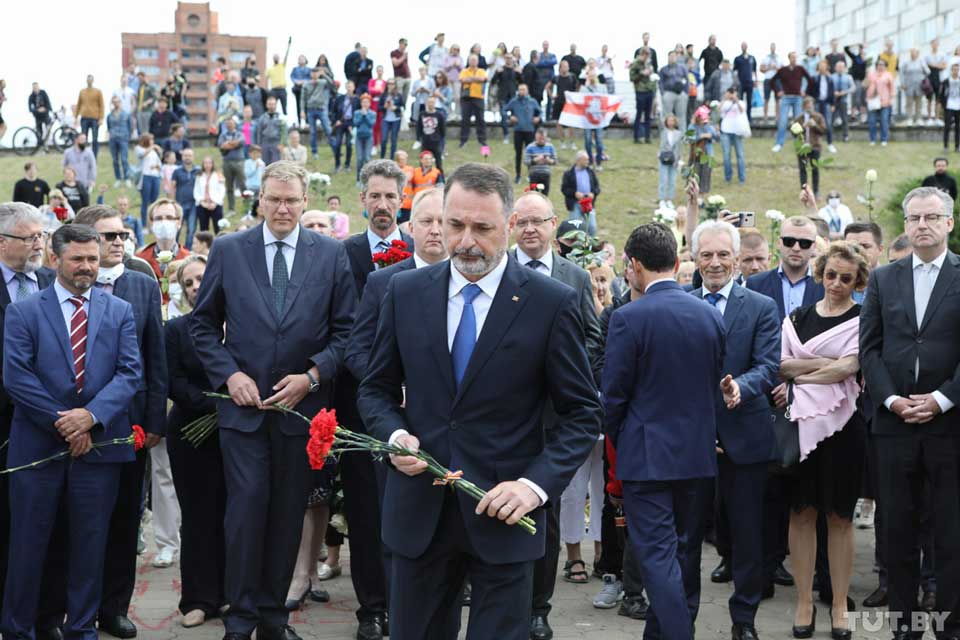 EU ambassadors to Belarus lay flowers at the site where protester died