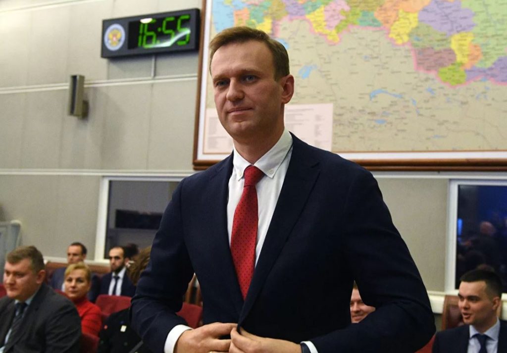 Директор "Cinema for Peace" - Алексей Навальный перенёс полёт нормально, хотя его состояние критическое