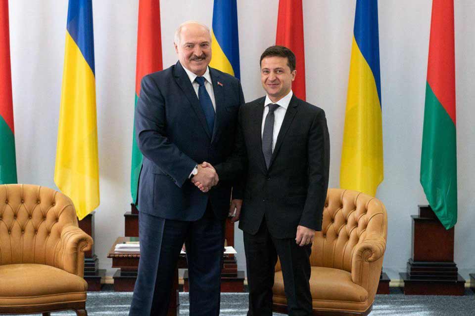 Vladimir Zelenski Aleksandr Lukaşenkoya təkrar prezident seçkilərinin keçirilməsini məsləhət görür