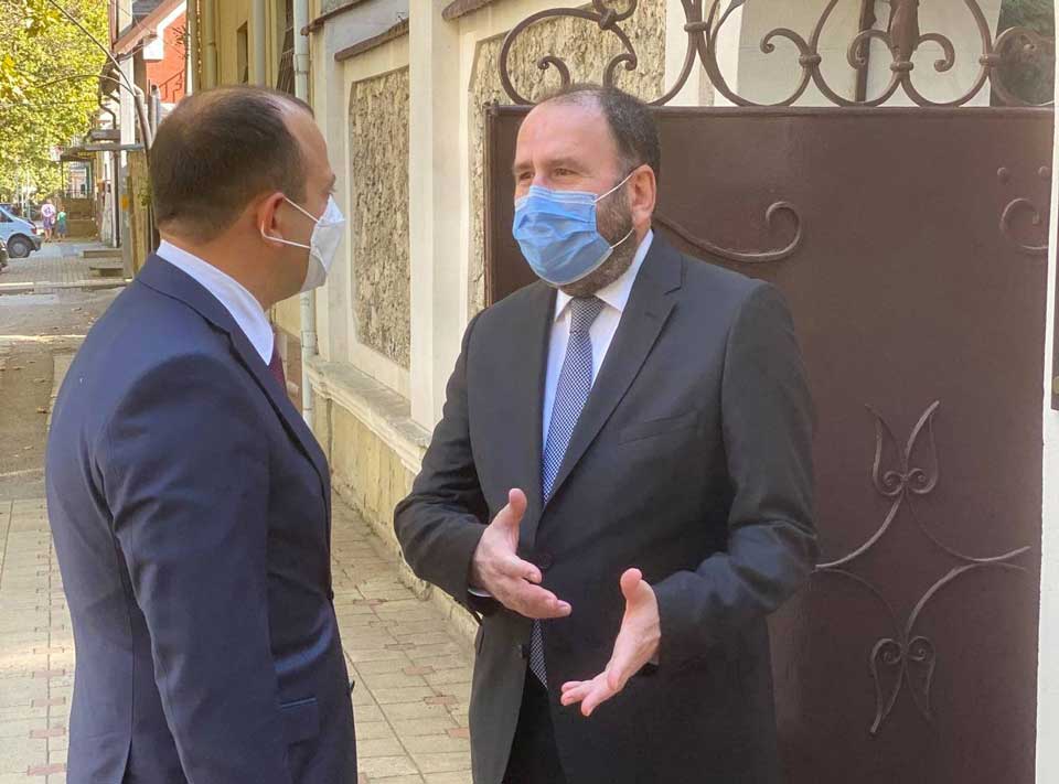 Foreign Minister of Moldova visited Georgian Embassy and expressed condolence over tragic accident at Shatili road