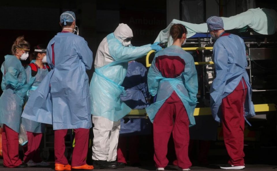 Britaniyada son 24 saat ərzində koronavirusun 2 569 yeni halı aşkar edildi, səkkiz insan vəfat etdi