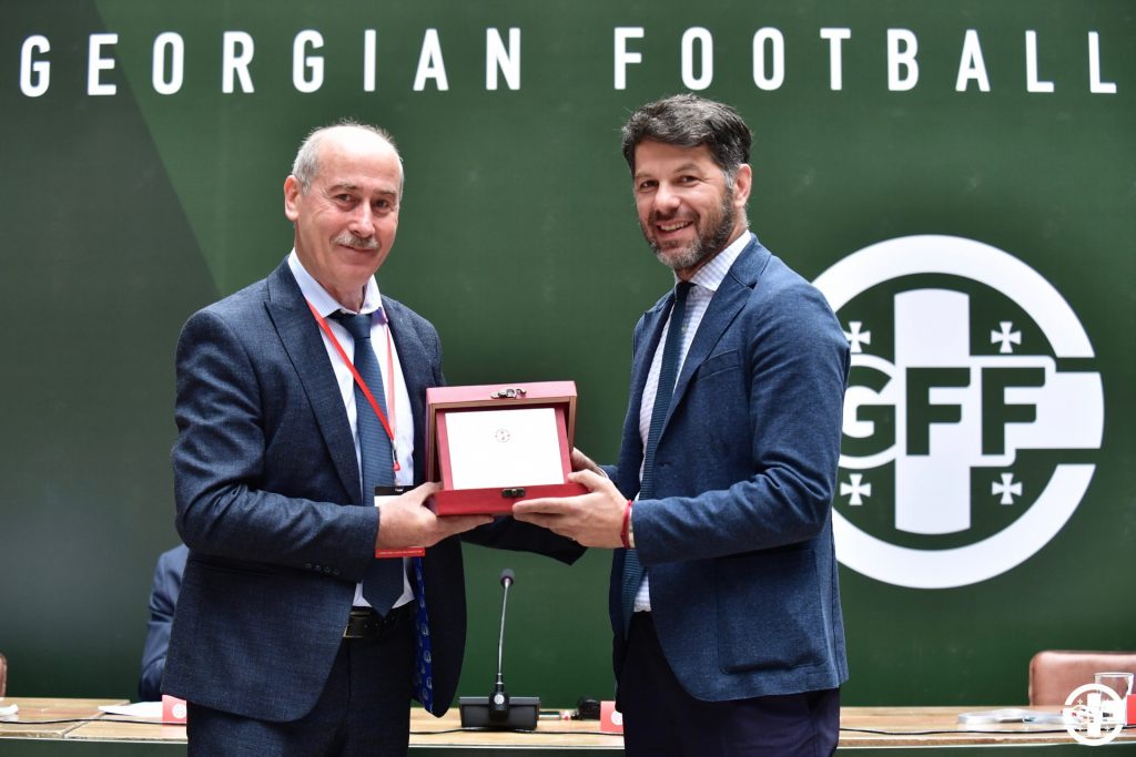 За вклад в развитие футбола - Федерация футбола Грузии наградила выдающихся