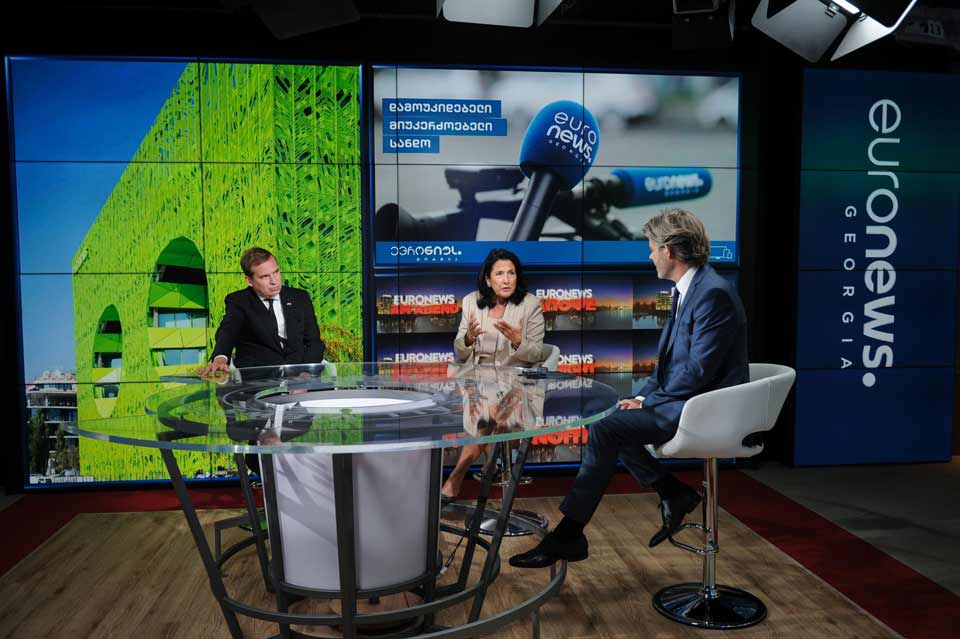 Salome Zurabishvili visits Euronews Georgia 