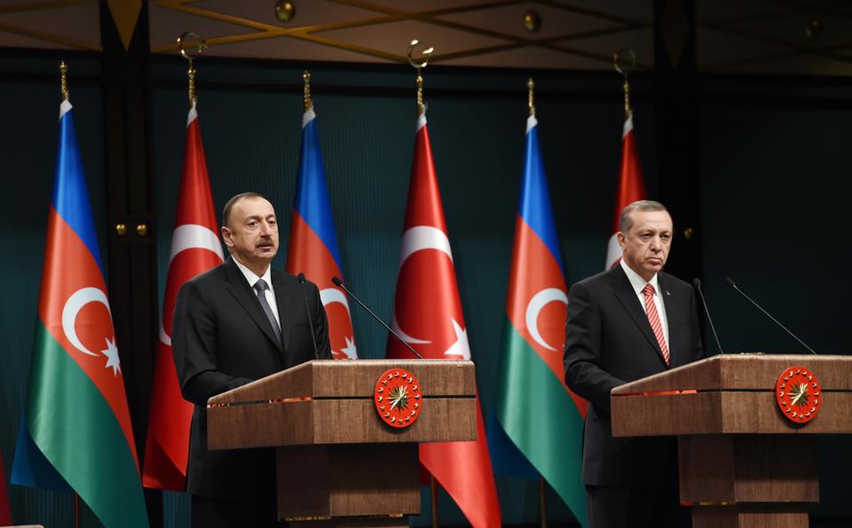 Ադրբեջանի նախագահը Լեռնային Ղարաբաղի հակամարտության գոտում իրավիճակի մասին հեռախոսազրույց է ունեցել իր թուրք գործընկերոջ հետ