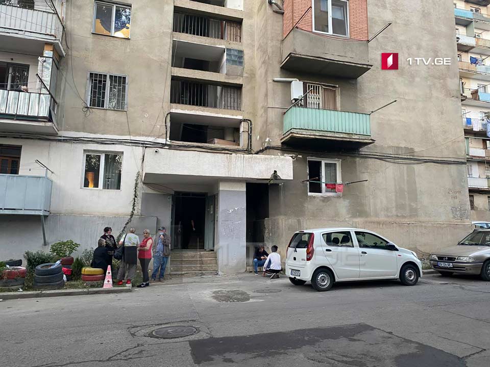 Tbilisidə iki nəfər öz evində ölü tapılıb