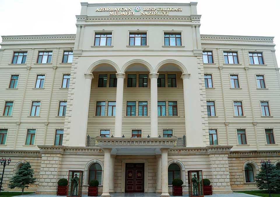 Ադրբեջանի պաշտպանության նախարարության տեղեկությամբ, Լեռնային Ղարաբաղում ռազմական գործողությունները շարունակվում են առաջնագծի երկայնքով