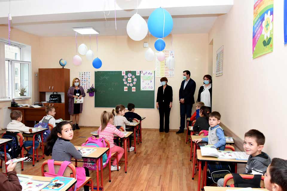 Թբիլիսիի հանրային դպրոցներում ուսումնական գործընթացը ընթանում է անվտանգության նորմերի պաշտպանությամբ
