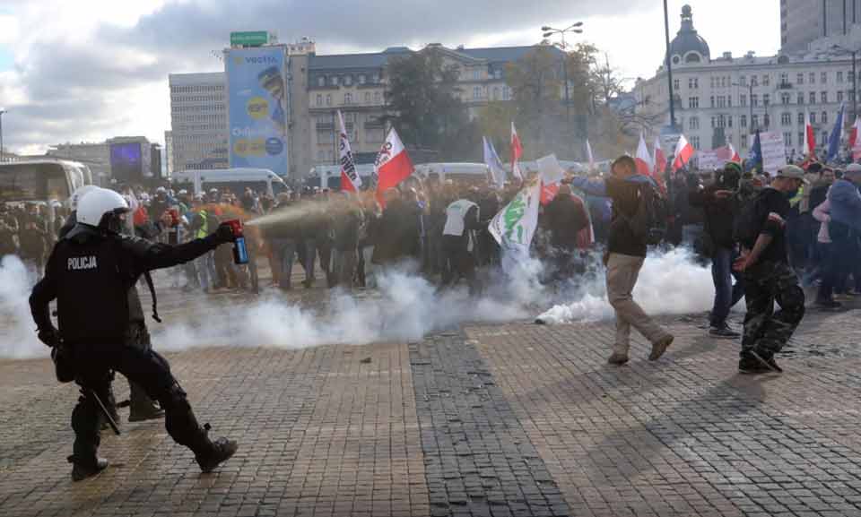 Վարշավայում կորոնավիրուսի կարգավորումների դեմ տեղի ունեցած բողոքի ցույցին ձերբակալվել է 278 մարդ
