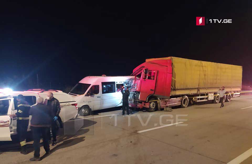 Five people die in road accident near Gori