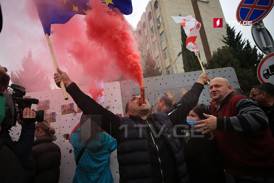 Protest in support of supports of National Movement held at CEC (Photo)