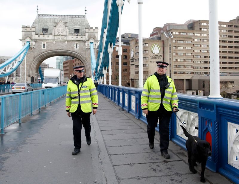 Fransa və Avstriyada törədilən teror aktlarından sonra, Böyük Britaniya terorist təhlükəsi səviyyəsini artırdı