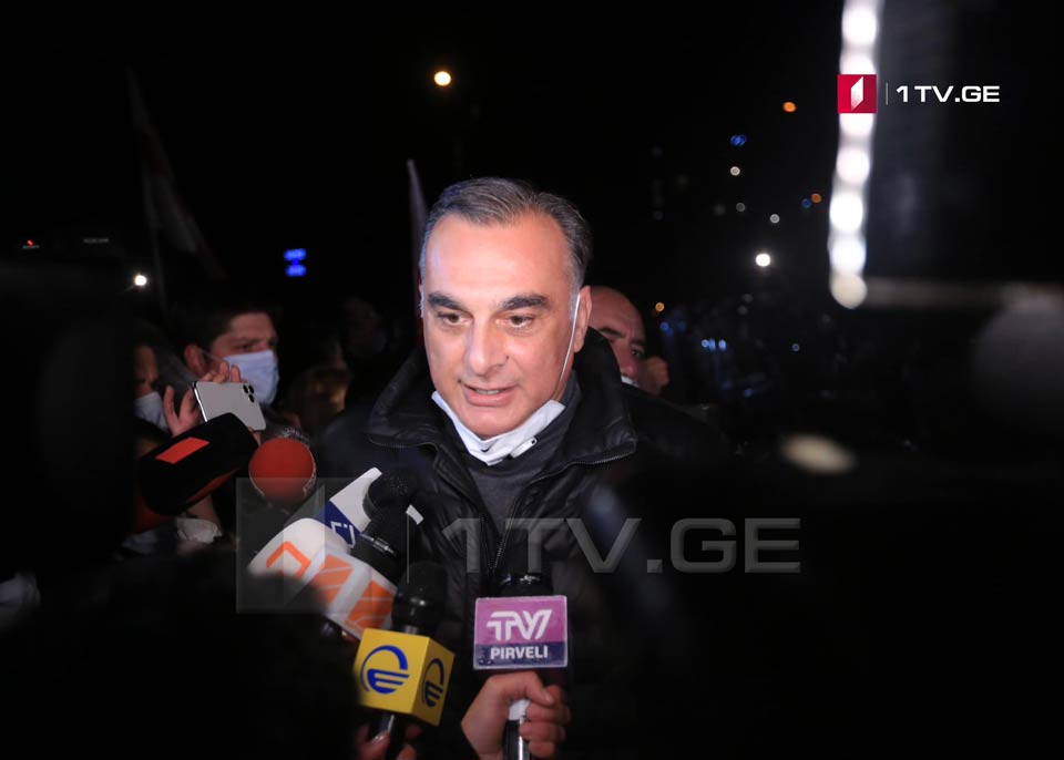Zaal Udumaşvili bəyan edir ki, aksiya iştirakçıları dağılmağı planlaşdırmırlar