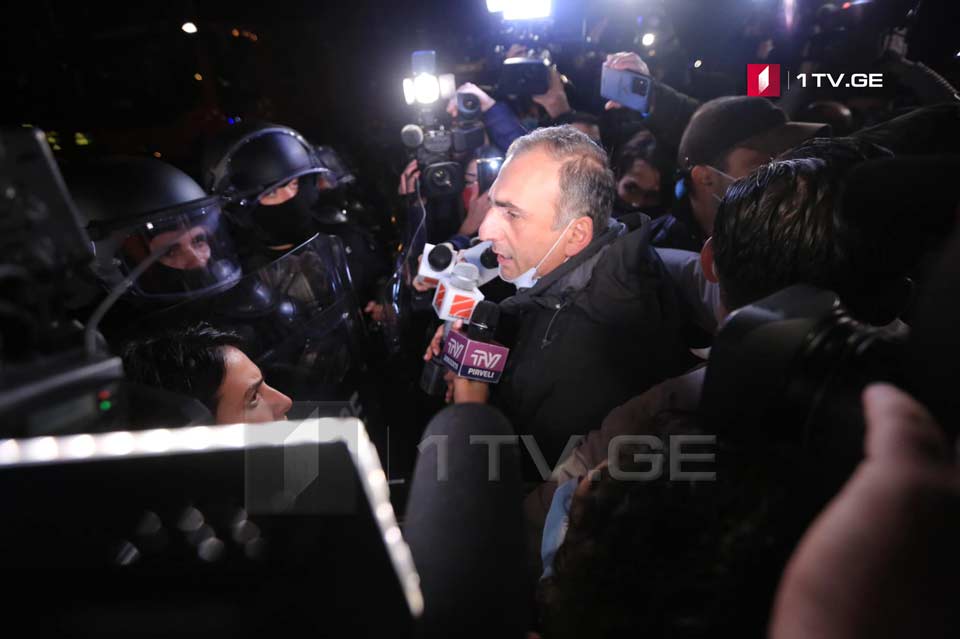 Алеко Элисашвили заявляет, что оппозиция готова встретиться с представителями ЦИК и МВД