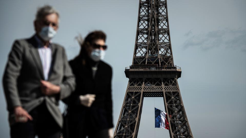 Fransada son bir gün ərzində koronavirusun 27 228 yeni halı aşkar edildi, 302 insan vəfat etdi
