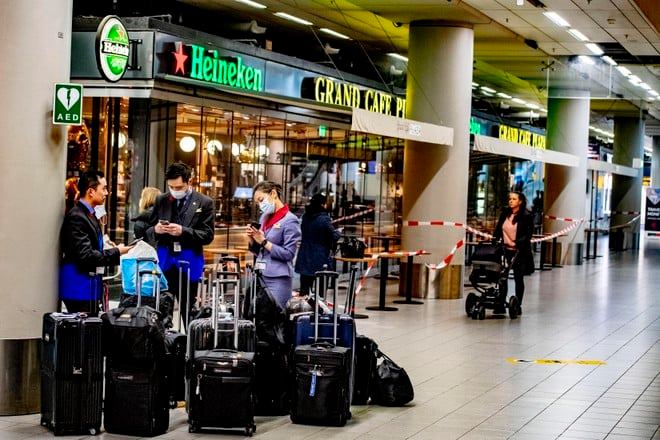 Niderlandlar polisi aeroportda koronavirusa yoluxmuş Gürcüstan vətəndaşını yaxaladı